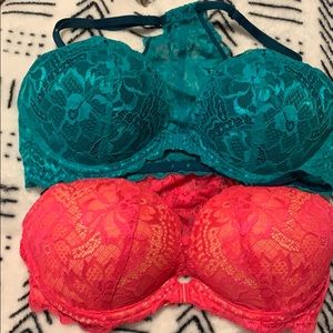 Beautiful lace back bras from PINK💚💗